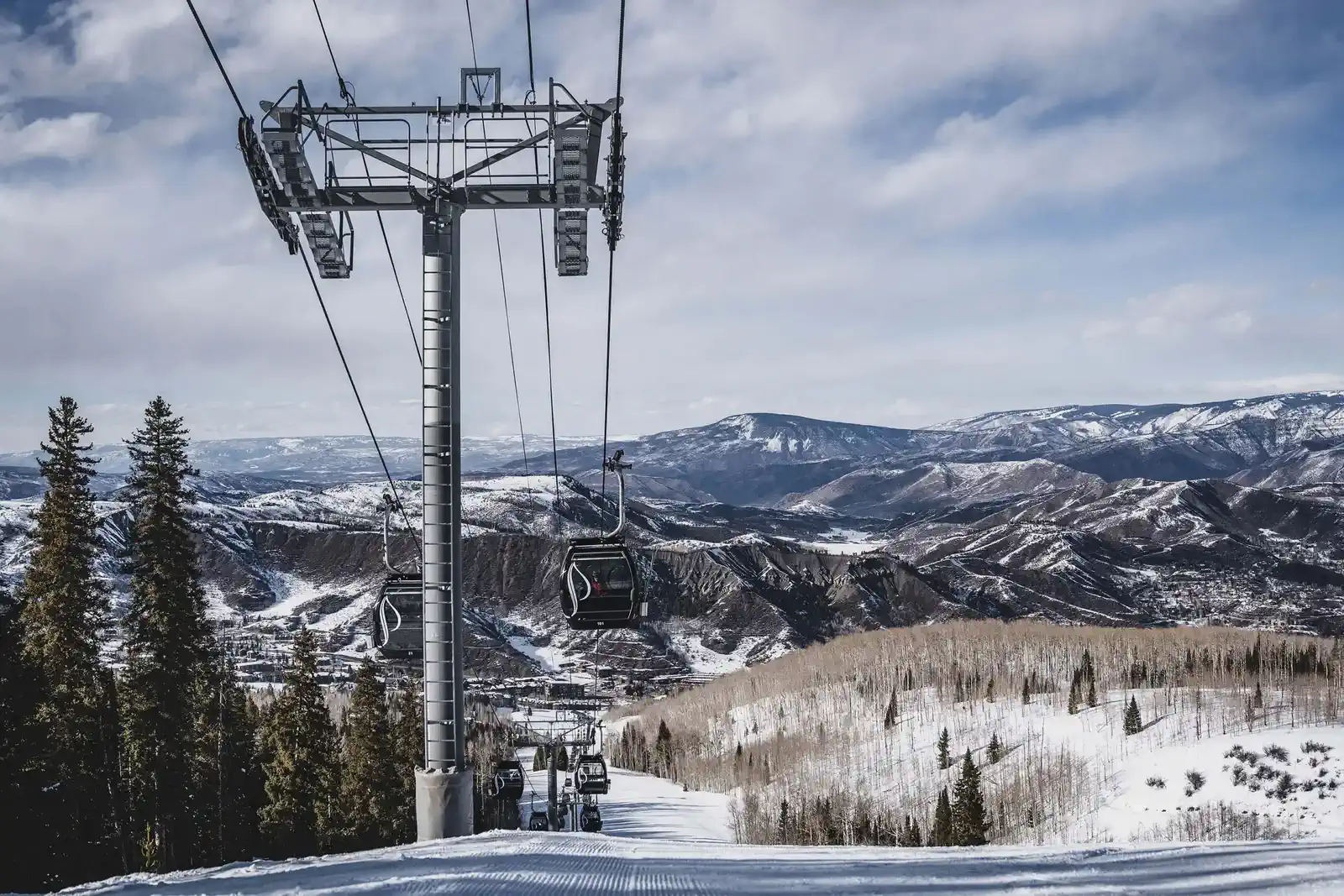 ski-lift-1600px Resorts_Markets-Thumbnail